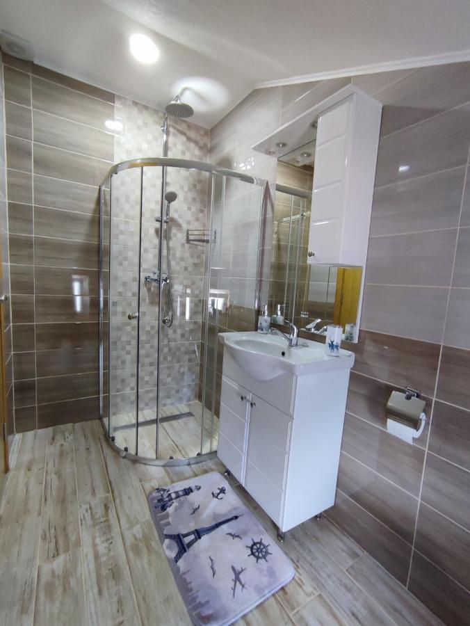 Apartman Toni Gračac Exteriér fotografie