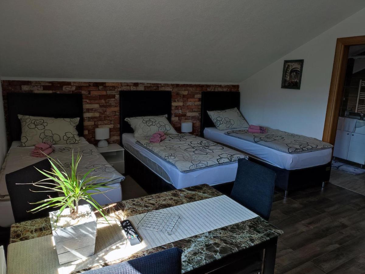 Apartman Toni Gračac Exteriér fotografie