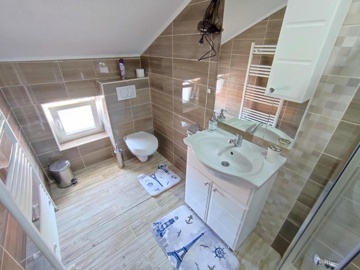 Apartman Toni Gračac Exteriér fotografie