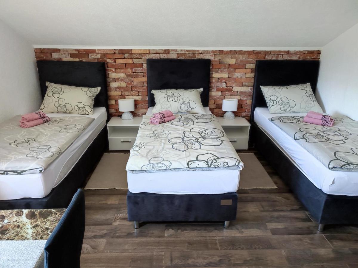 Apartman Toni Gračac Exteriér fotografie