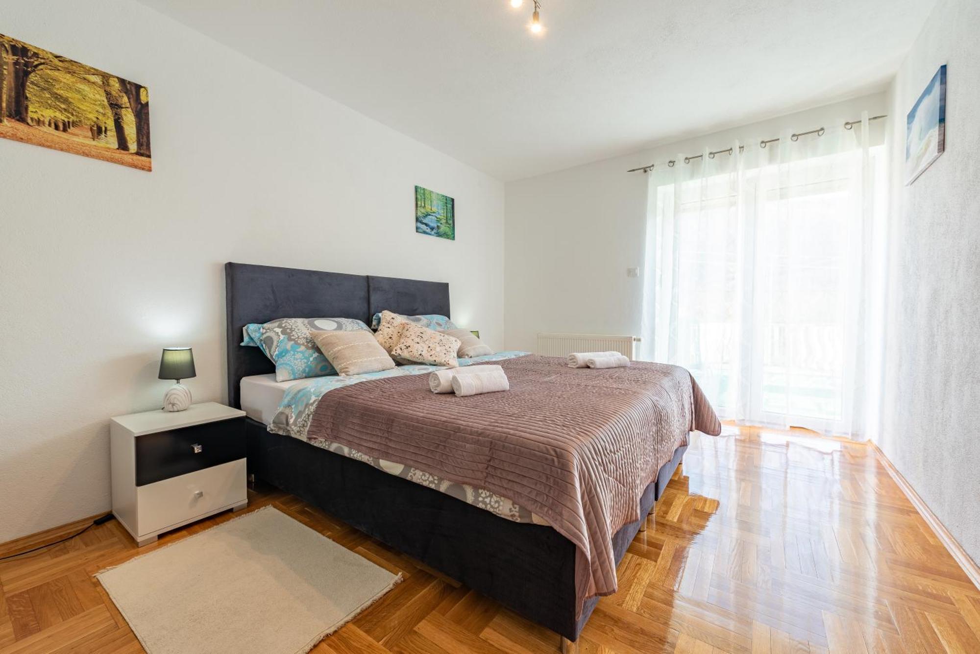 Apartman Toni Gračac Exteriér fotografie