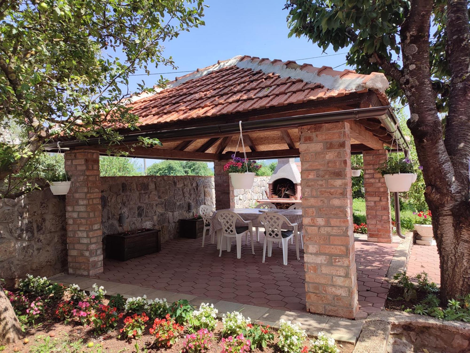 Apartman Toni Gračac Exteriér fotografie